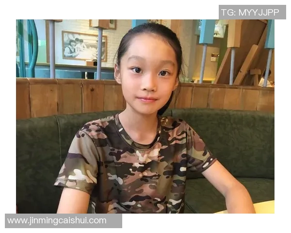 景菡一的成长之路：从青涩少女到职场精英的蜕变与追求