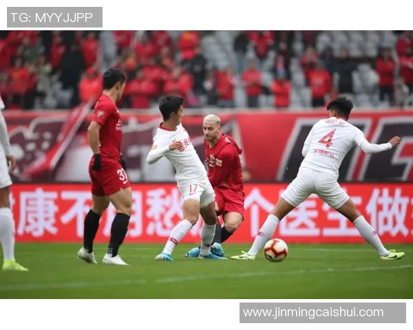 深圳佳兆业与大连队的较量展现足球魅力与激情的巅峰对决