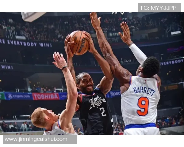 火箭与快船季后赛第四场激战回顾球迷热情高涨精彩瞬间不容错过 火箭与快船季后赛第四场激战回顾球迷热情高涨精彩瞬间不容错过