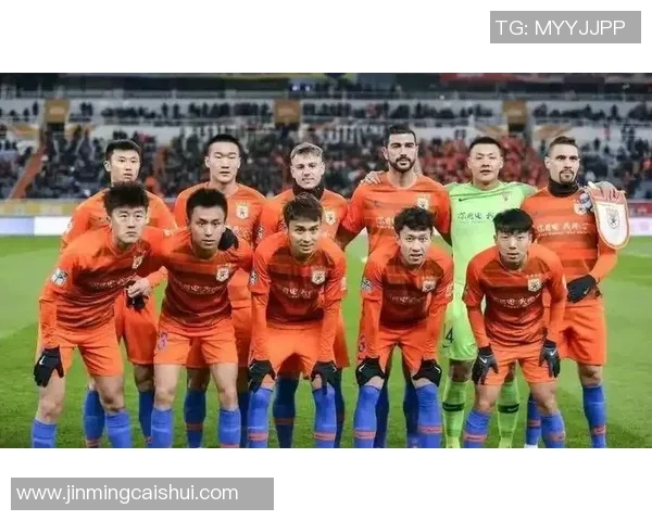 鲁能球迷与建业球迷的激情对决谁能在绿茵场上笑到最后 鲁能球迷与建业球迷的激情对决谁能在绿茵场上笑到最后