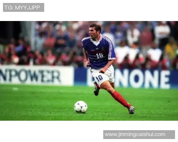 齐达内与外星人对决足球场上的传奇与未知的碰撞 齐达内与外星人对决足球场上的传奇与未知的碰撞