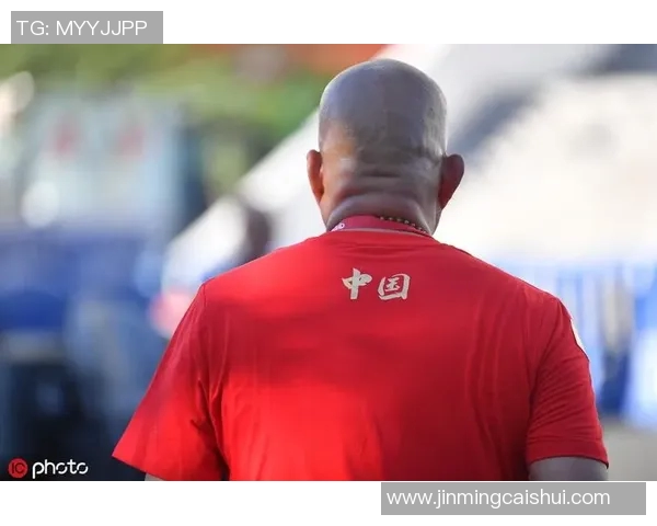 2013年热火与骑士对决球迷热情高涨的精彩瞬间回顾 2013年热火与骑士对决球迷热情高涨的精彩瞬间回顾